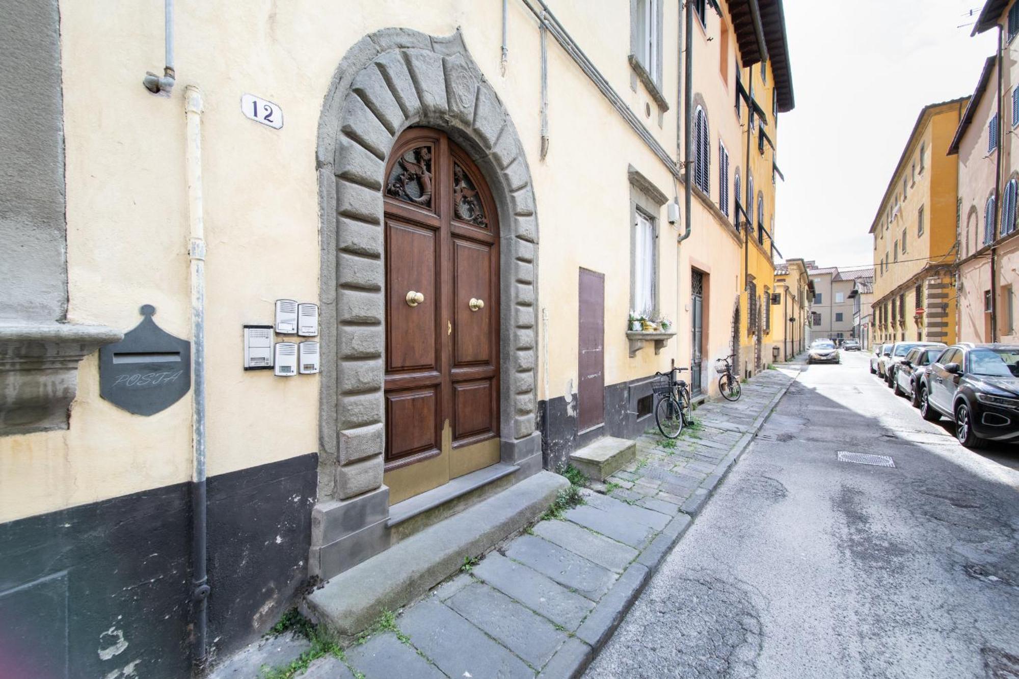 Casa Di Costanza In Center Town Apartment Lucca Exterior photo