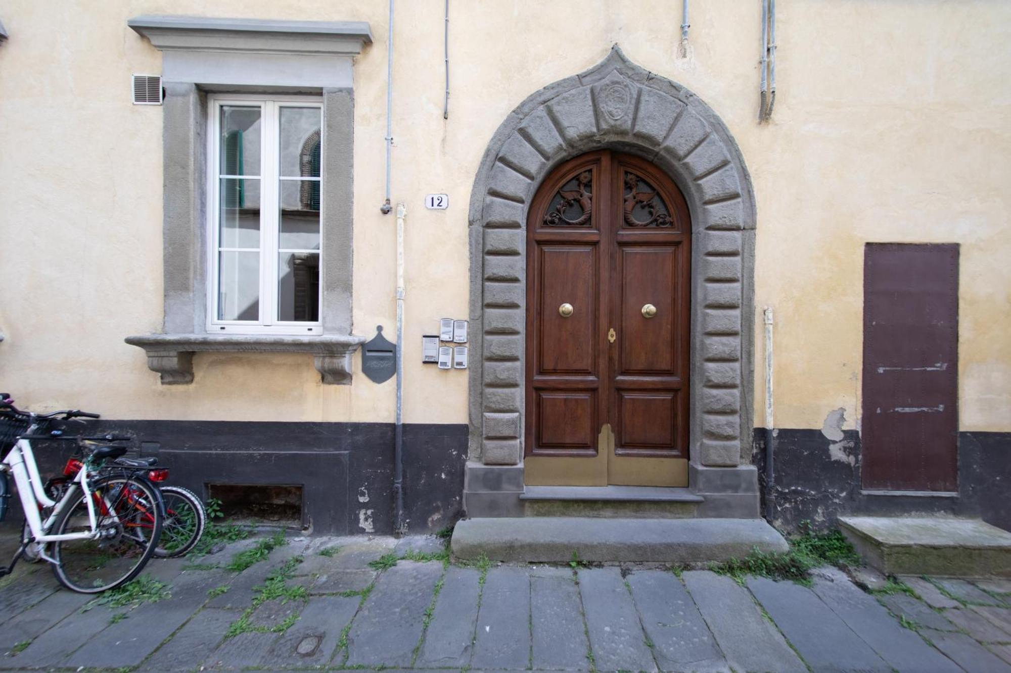 Casa Di Costanza In Center Town Apartment Lucca Exterior photo